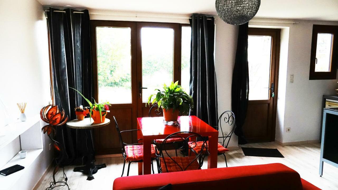 Le Vieux Pressoir Apartment Saint-Germain-lès-Arlay Exterior photo
